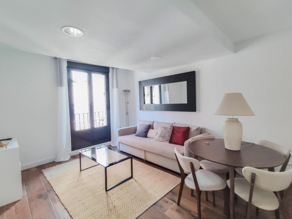 Cozy Apartment Plaza Mayor Madri Exterior foto