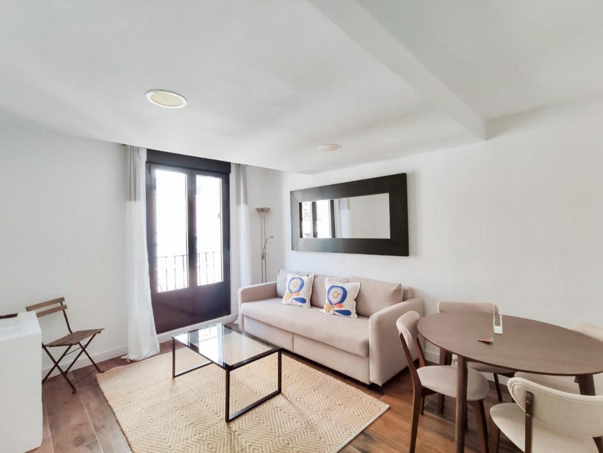 Cozy Apartment Plaza Mayor Madri Exterior foto